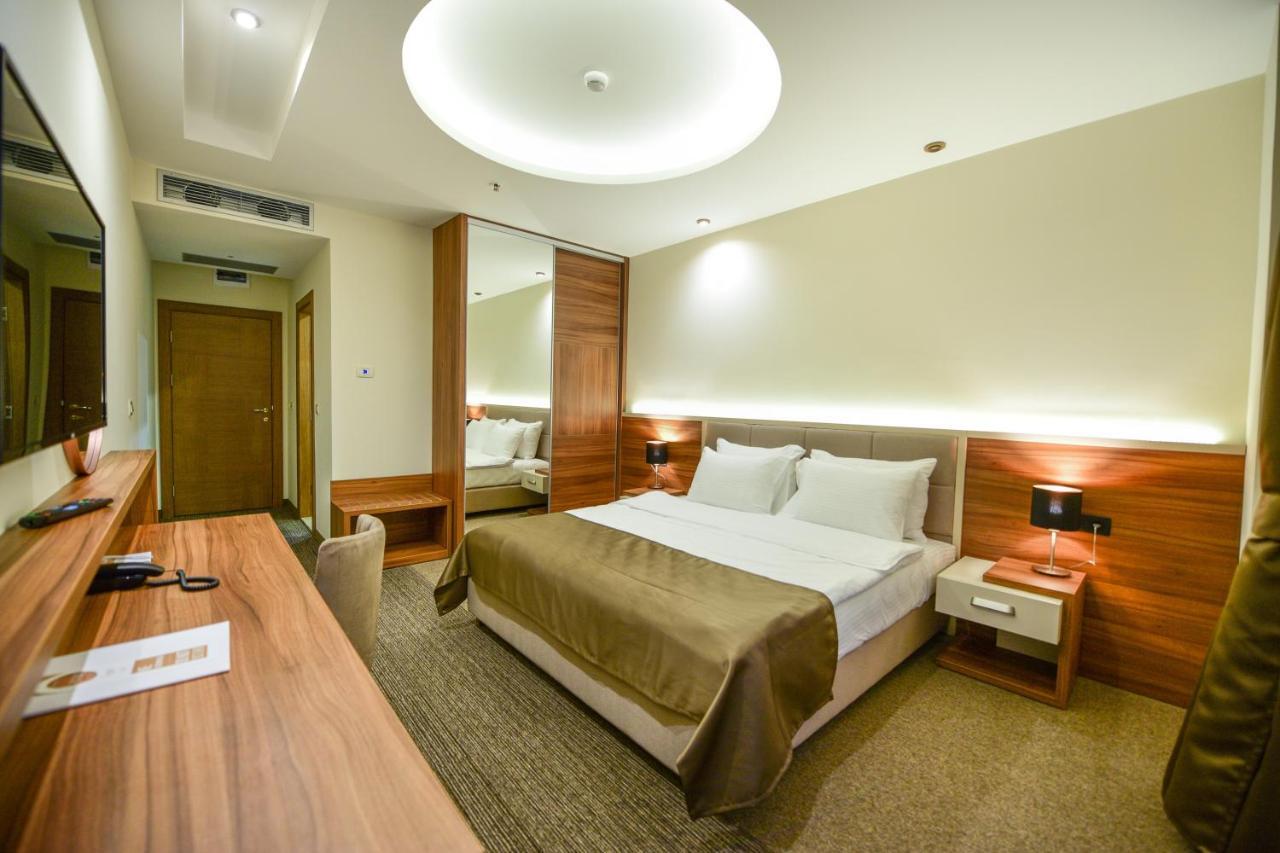 Hotel Lazaro Podgorica Esterno foto