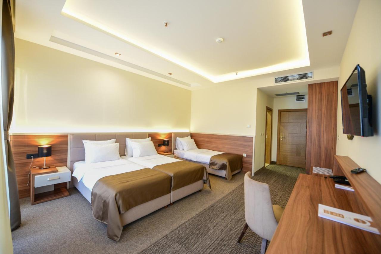 Hotel Lazaro Podgorica Esterno foto
