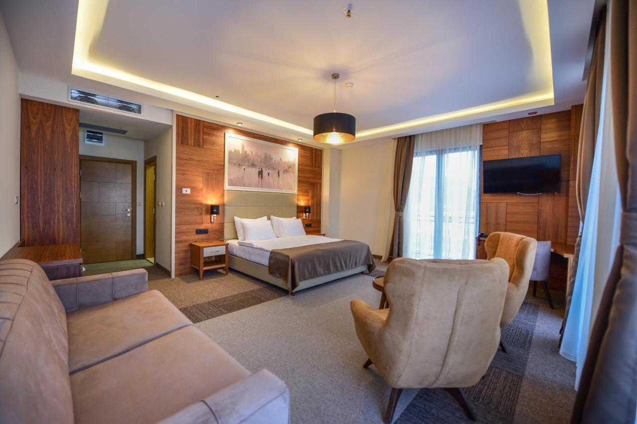 Hotel Lazaro Podgorica Esterno foto